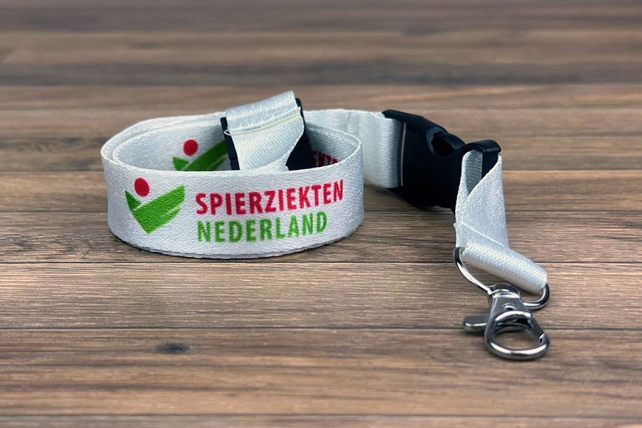 PET lanyards met een mooie parelmoer-schijn voor Spierziekten Nederland